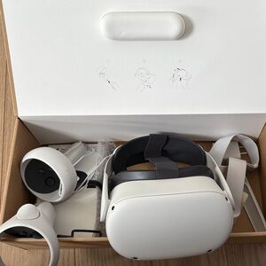 Oculus Quest 2 Headset and Controllers